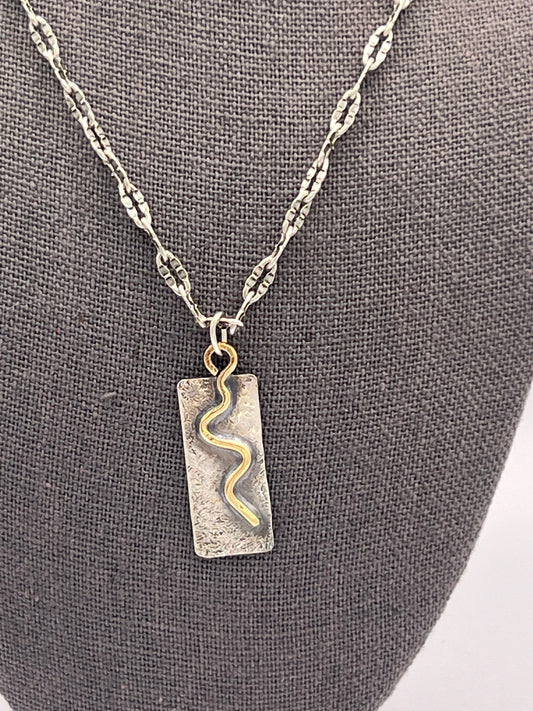 Throwing a curve necklace