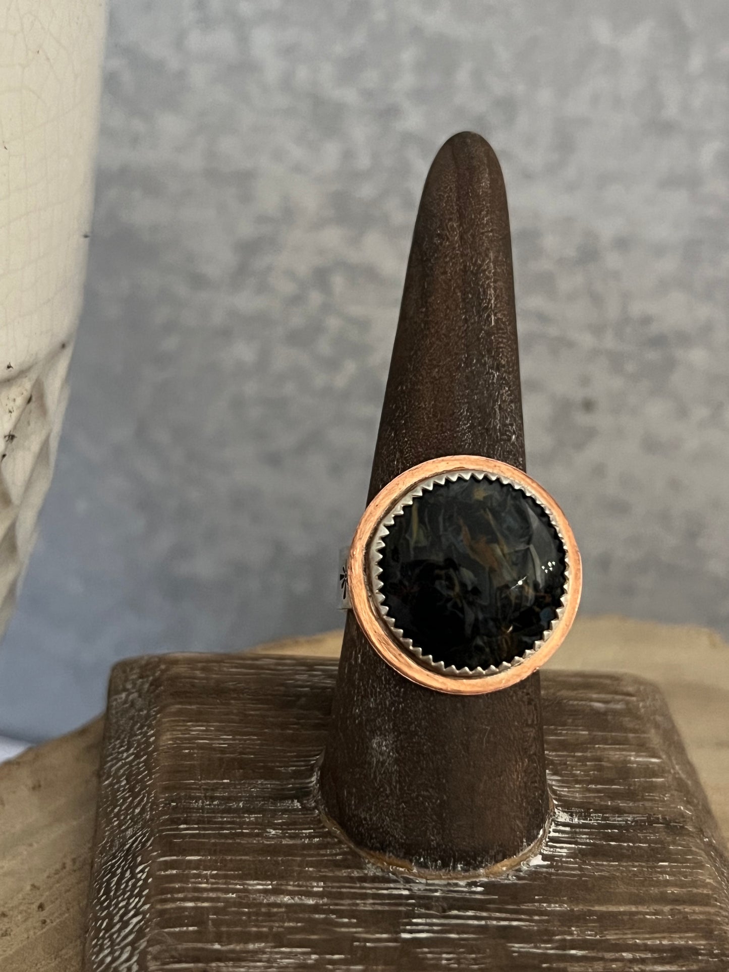 Pietersite round with copper